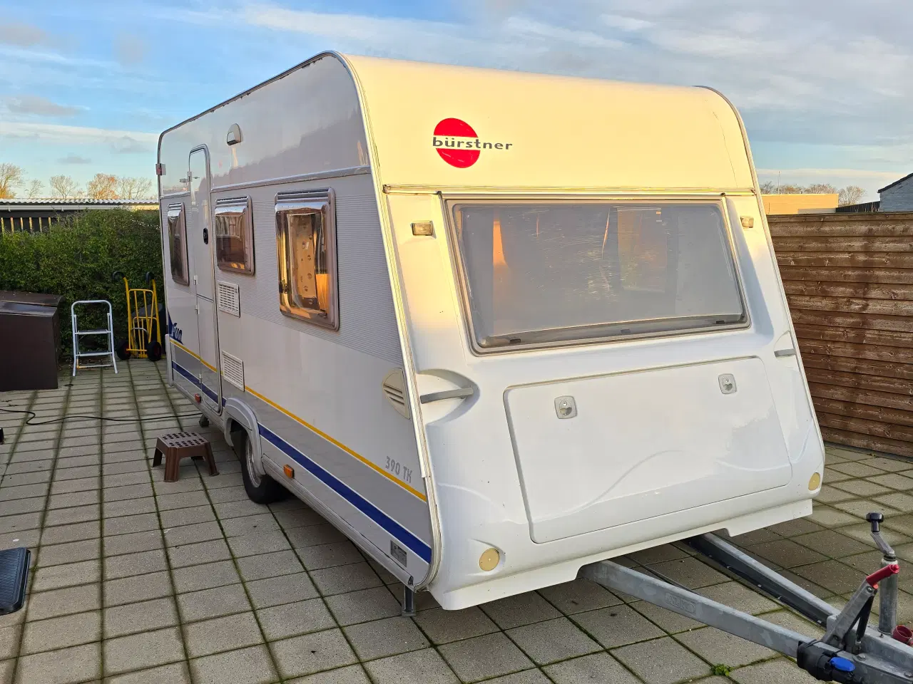 Billede 1 - Burstner 390 TK m Isabella fortelt,mover,køjeseng
