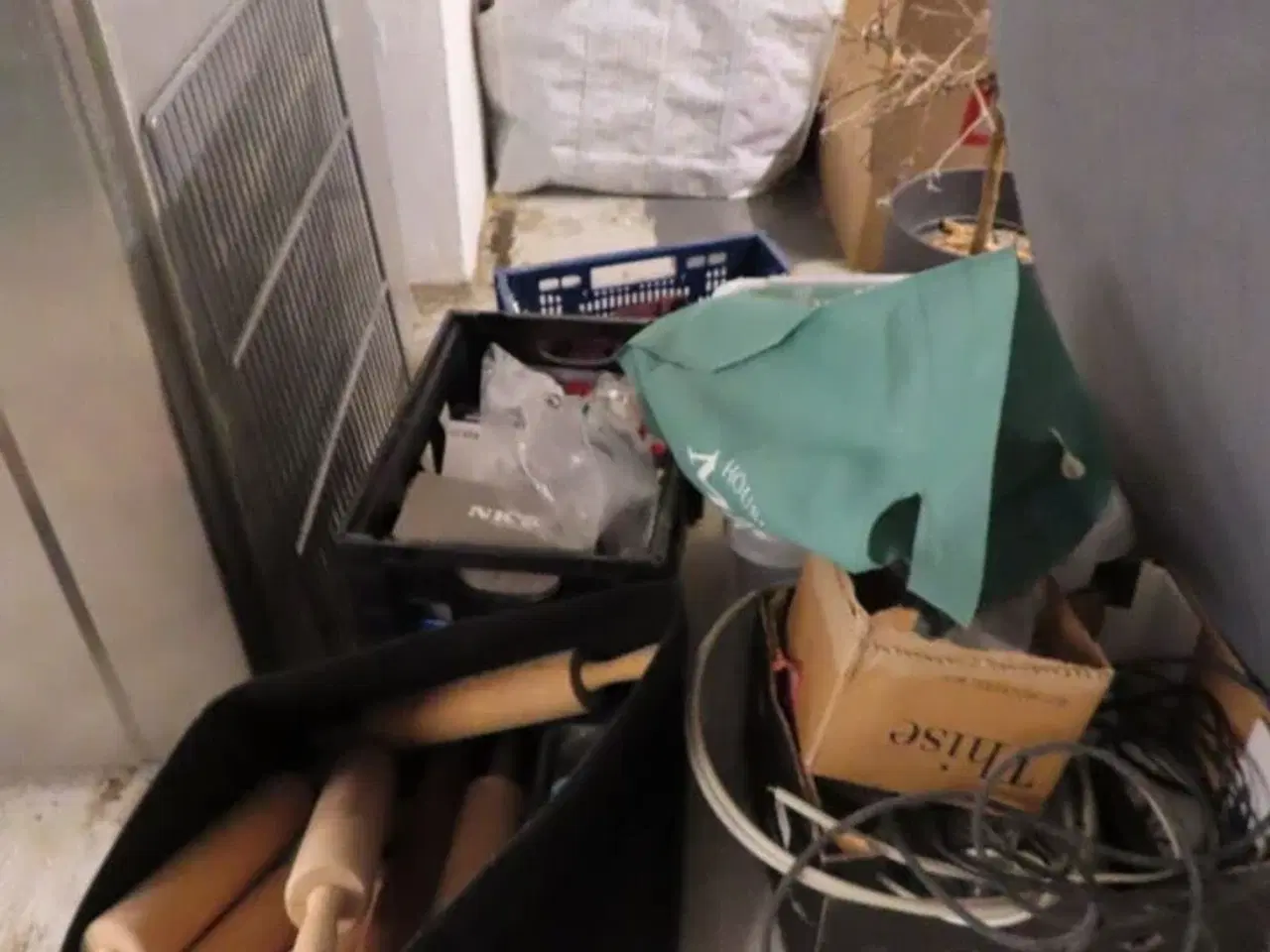 Billede 5 - Tøm rummet for møbler, pant og løsdele