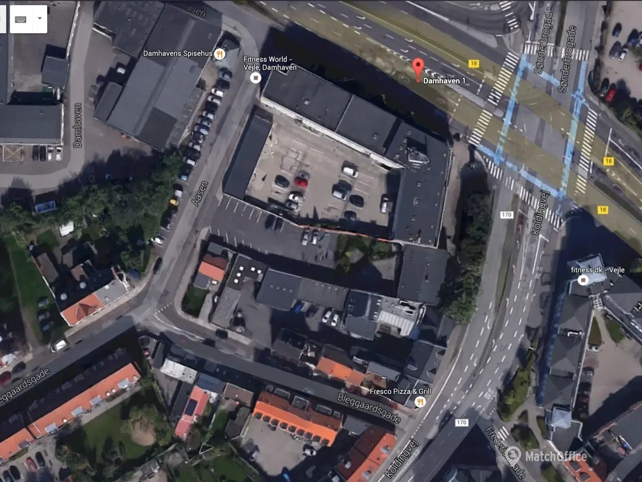 Billede 2 - P-pladser på Sønderbrogade 38 udlejes