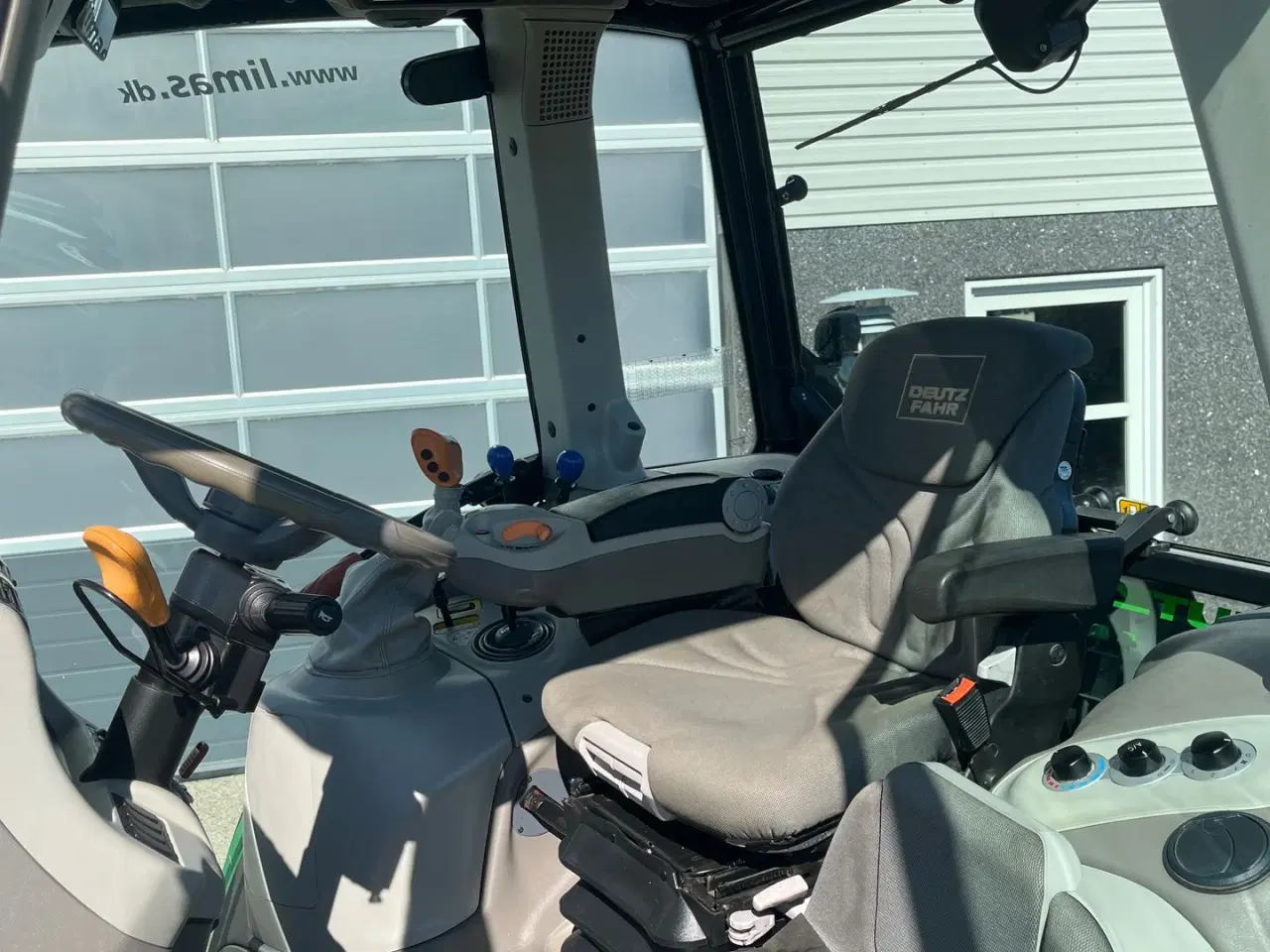 Billede 10 - Deutz-Fahr Agrotron 6140 Classic Fin handy traktor med frontlift.