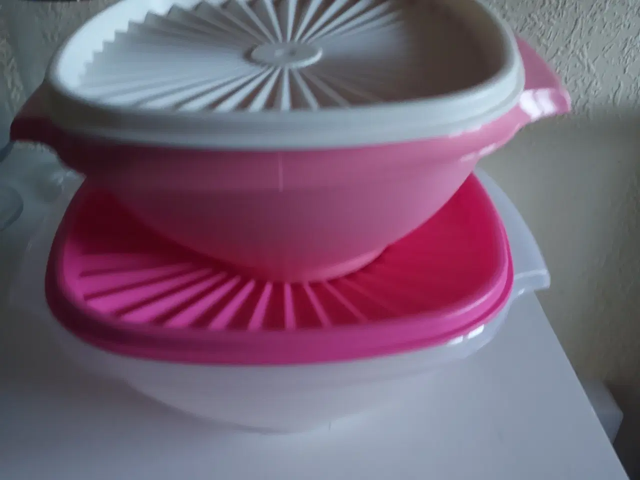 Billede 1 - Tupperware 2 stk stjerne skåle 