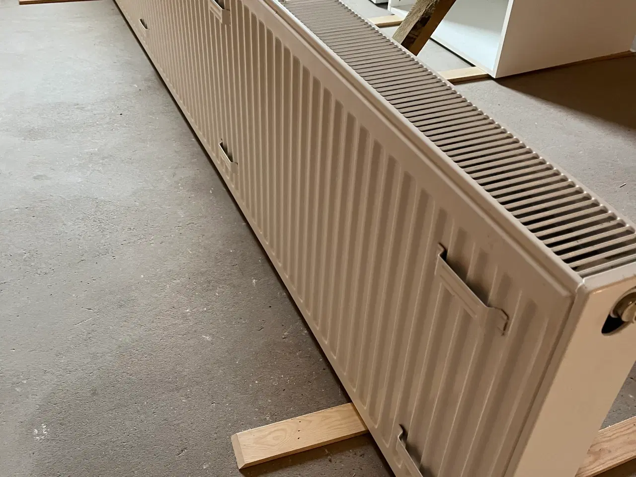 Billede 2 - Radiator 50 * 250 cm med termostat 