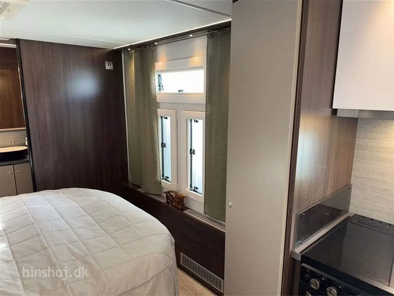 Billede 13 - 2026 - Polar Blueline 620 BQD   Luksus Polar vintervogn med en dejlig fritstående dobbeltseng fra Hinshøj Caravan