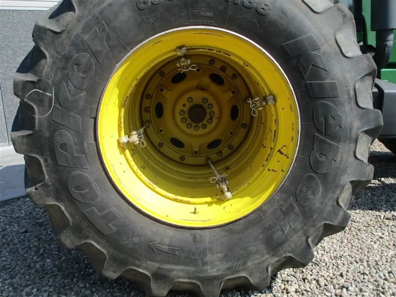 Billede 11 - Kléber 650/85R38 med 8låse og fine dæk