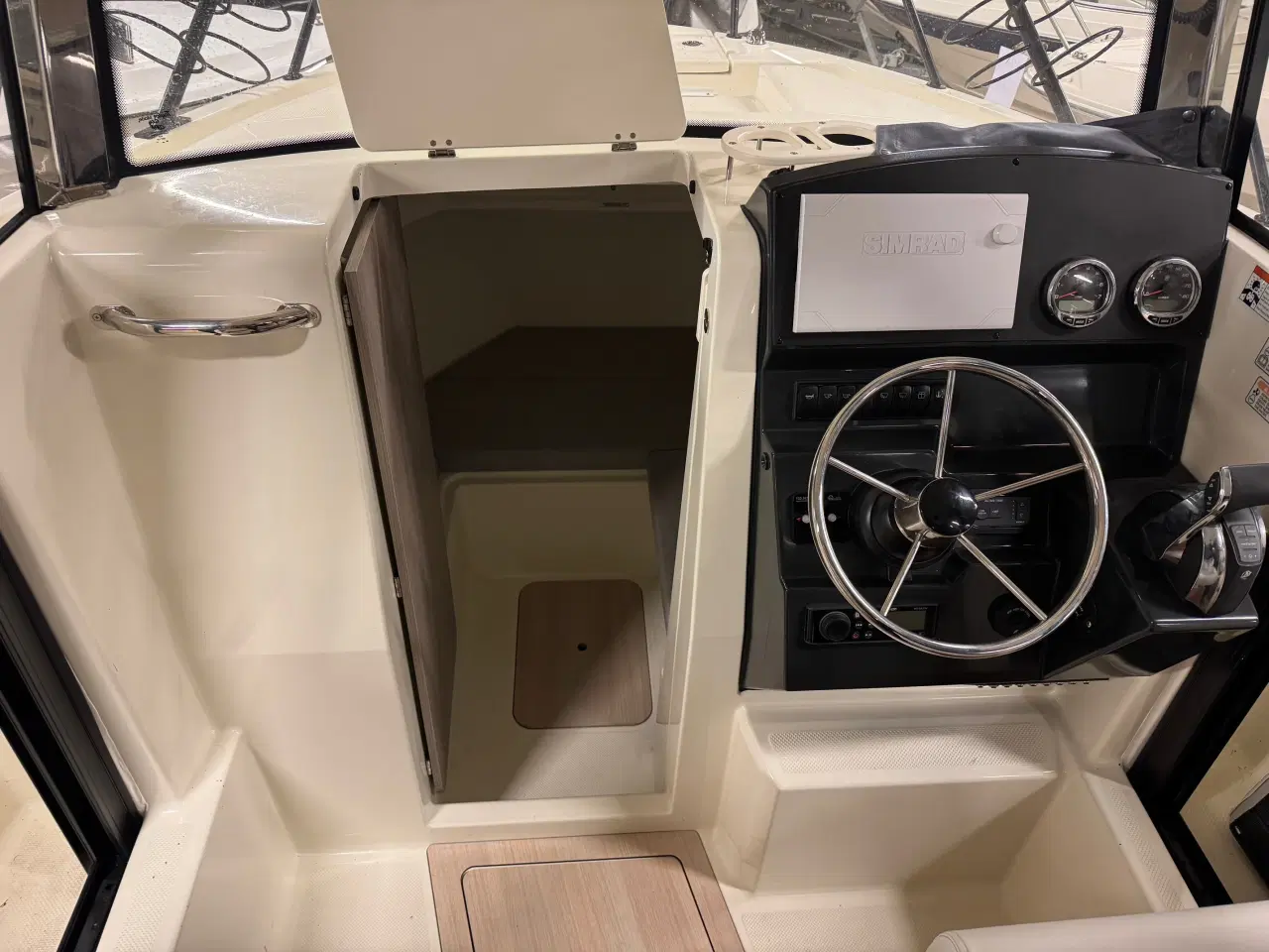 Billede 10 - Captur 705 Pilothouse med 225 hk Mercury-EFI DS 3,4L V6 XL - alt i udstyr.