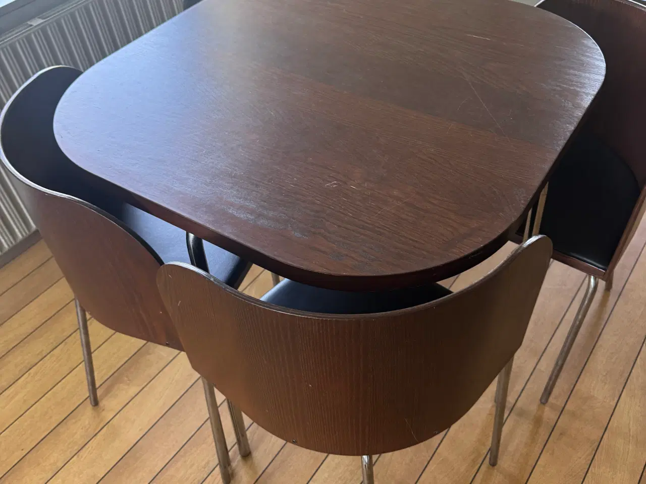 Billede 2 - Ikea spisebord med 4 stole