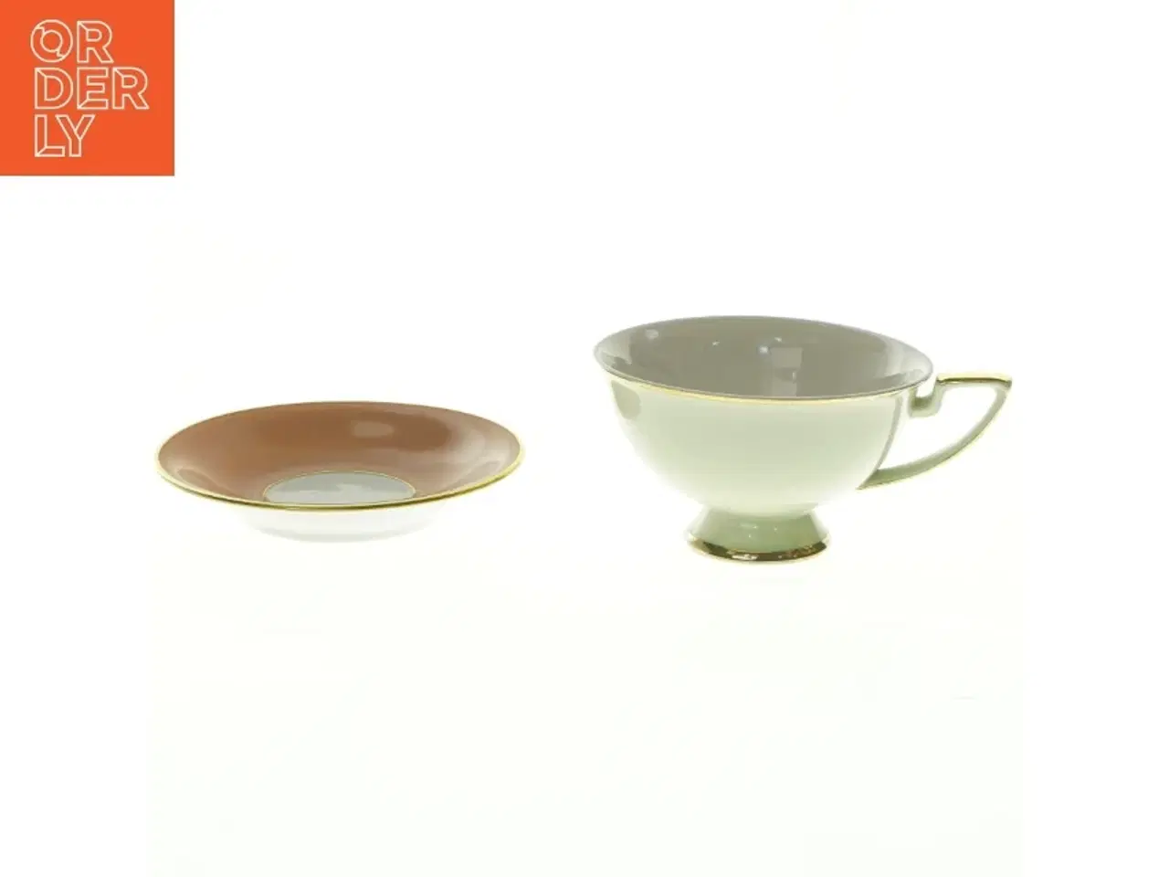 Billede 3 - Porcelænskop med underkop fra Kjøbenshavn Porcellains Maleri (str. Kop 12 x 10 x 5,5 cm underkop 11,5 x 2 cm)