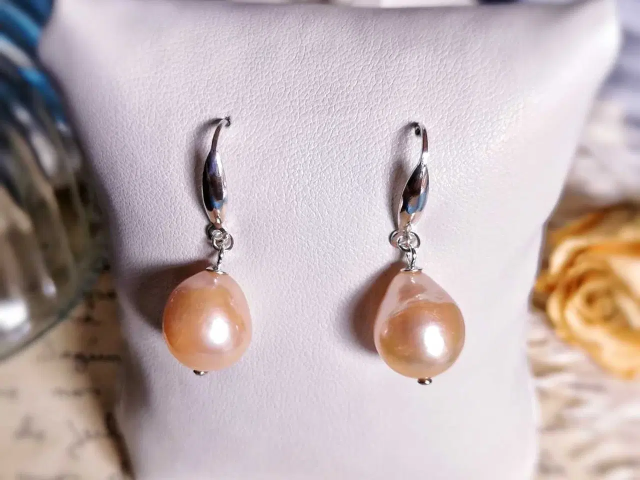 Billede 2 - Champagnefarvede barokperleøreringe