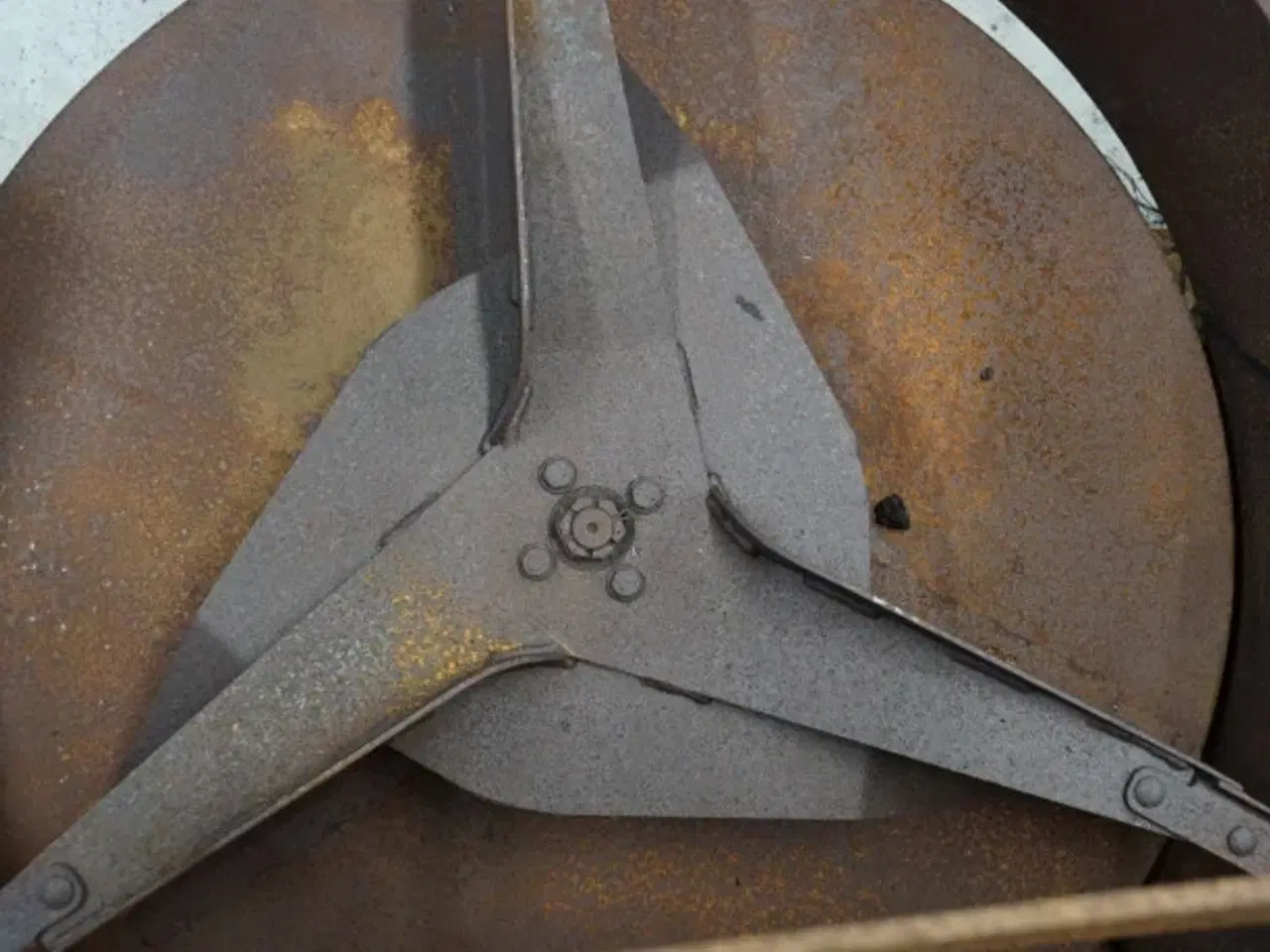 Billede 13 - New Holland CR 9090 Avnespreder 87723589