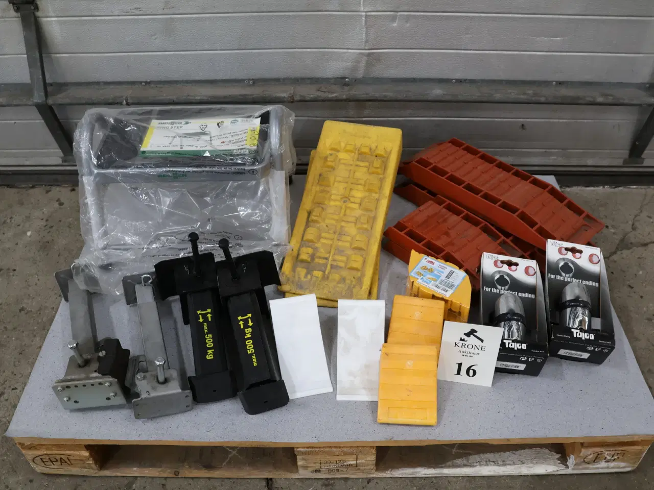 Billede 2 - Div Nivelleringskiler, rørhaler, trappetrin m.m.