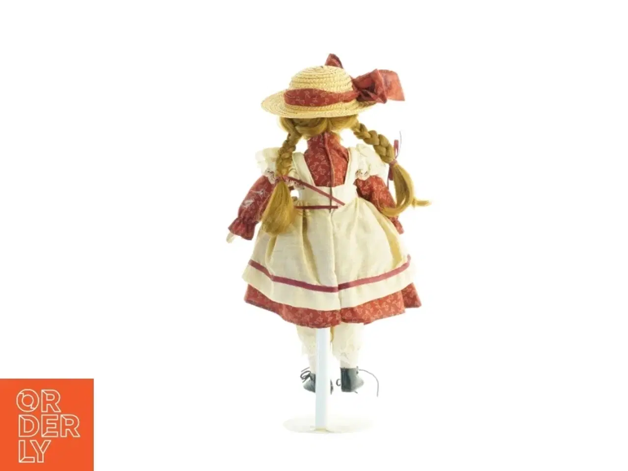 Billede 2 - Porcelænsdukke med tøj og hatteaccessoires (str. 44 x 11 cm)