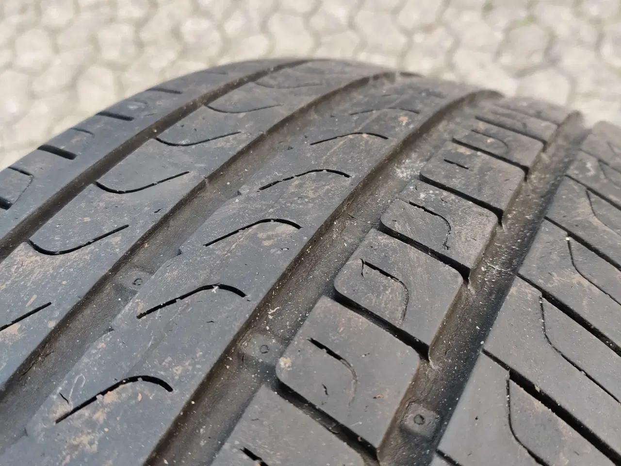 Billede 4 - 2 stk. Pirelli sommerdæk 225/60R17