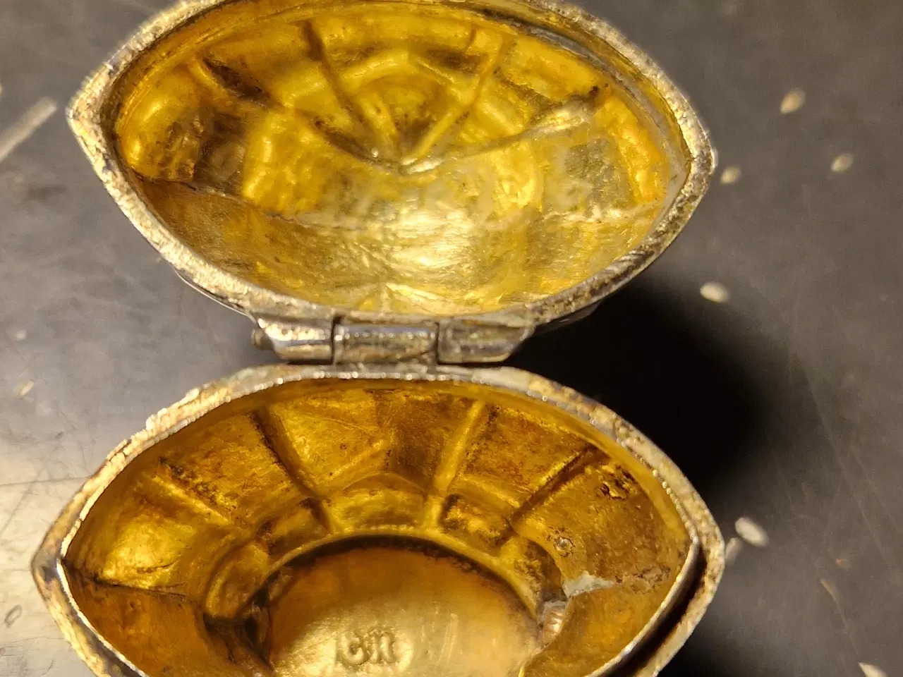 Billede 2 - Hovedvandsæg i sølv med krone. 