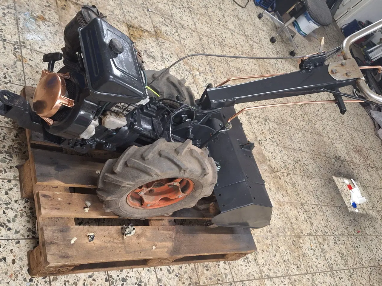 Billede 2 - 2 hjulet traktor med fræser 