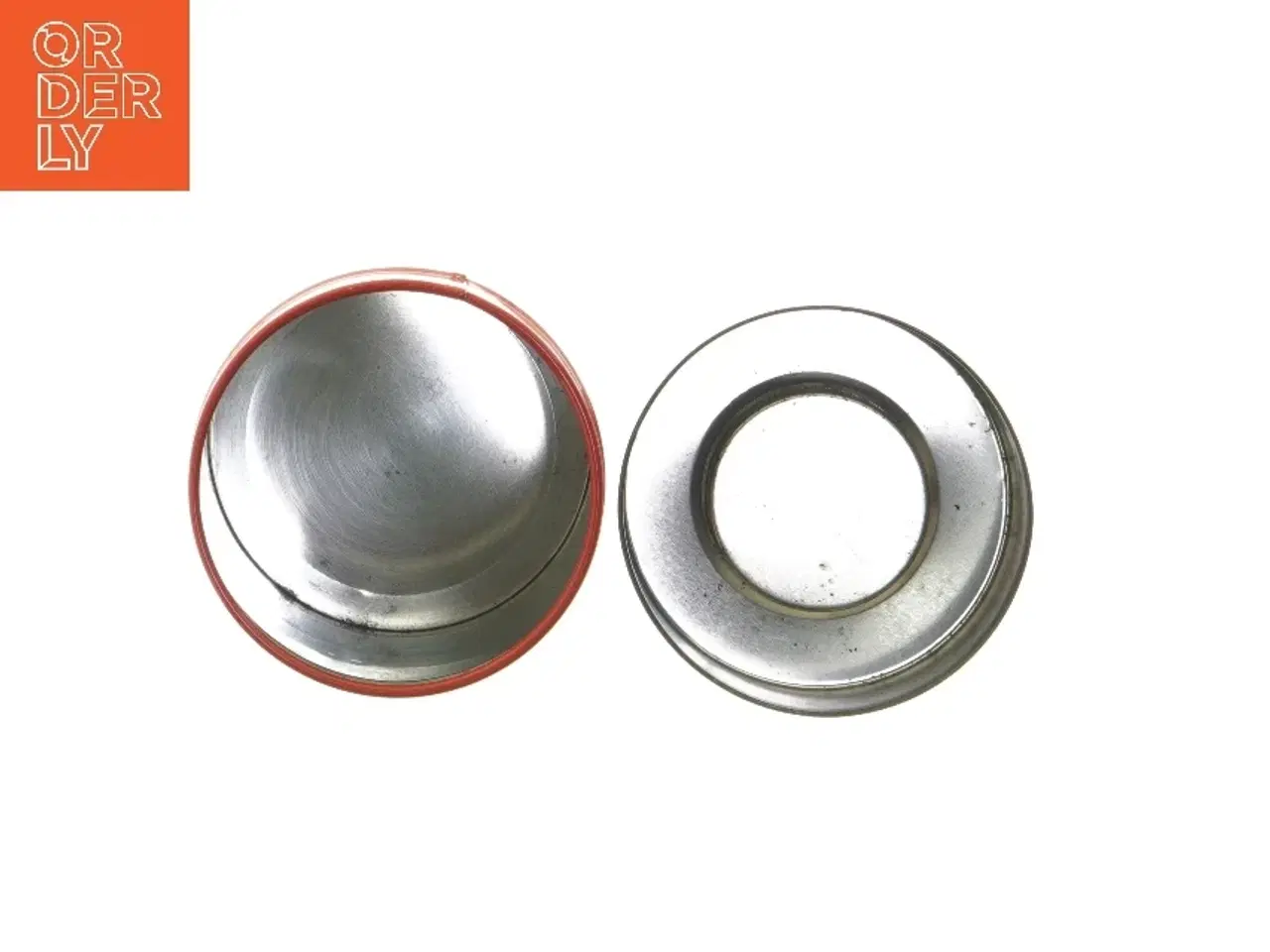 Billede 5 - Magasin Metal Juledåse med Julestjerner(str. Ø 10 cm længde 12 cm)