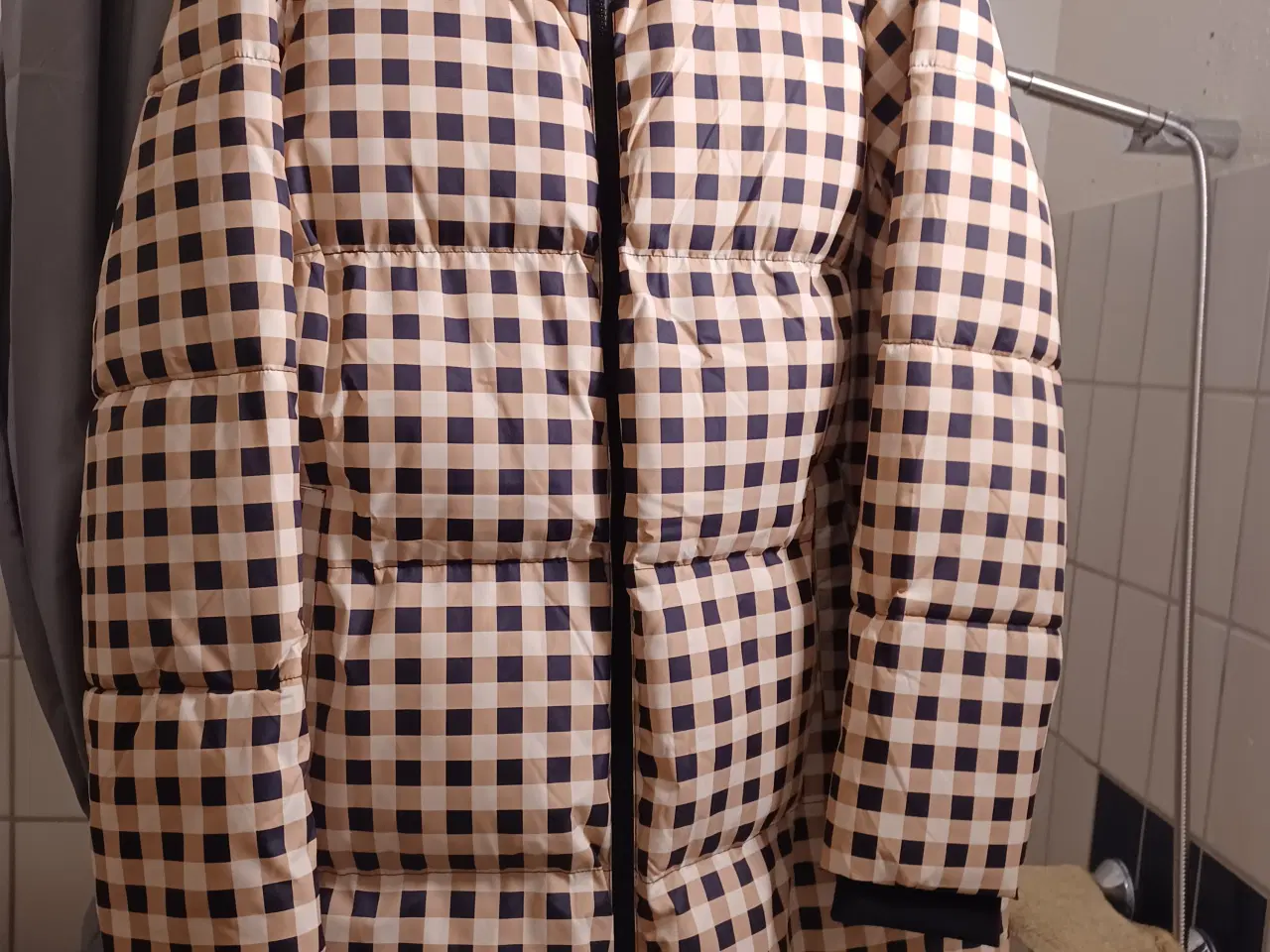 Billede 2 - Vindjakke  til salg 