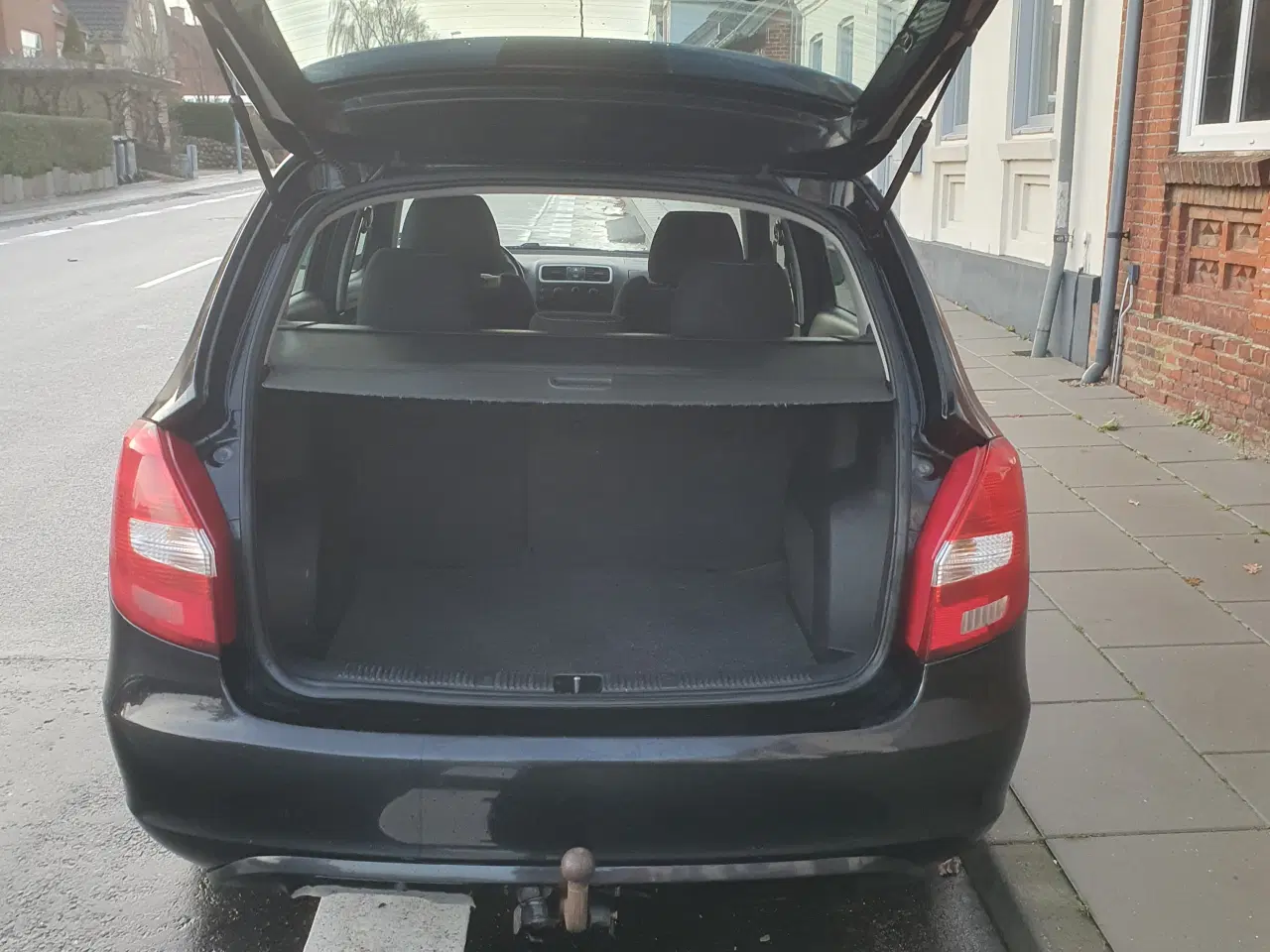 Billede 2 - Skoda 1, 4 benzin  træk 245100km 2008