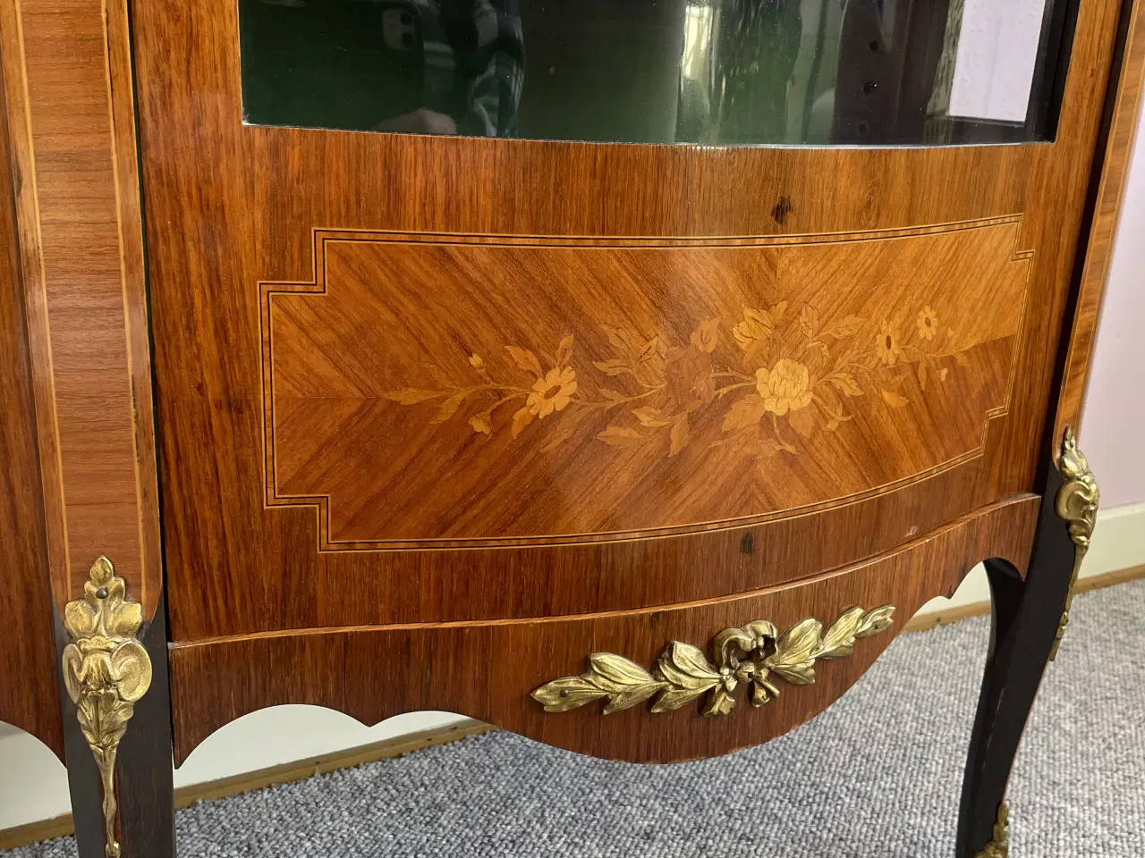 Billede 6 - Meget velholdt vitrineskab 