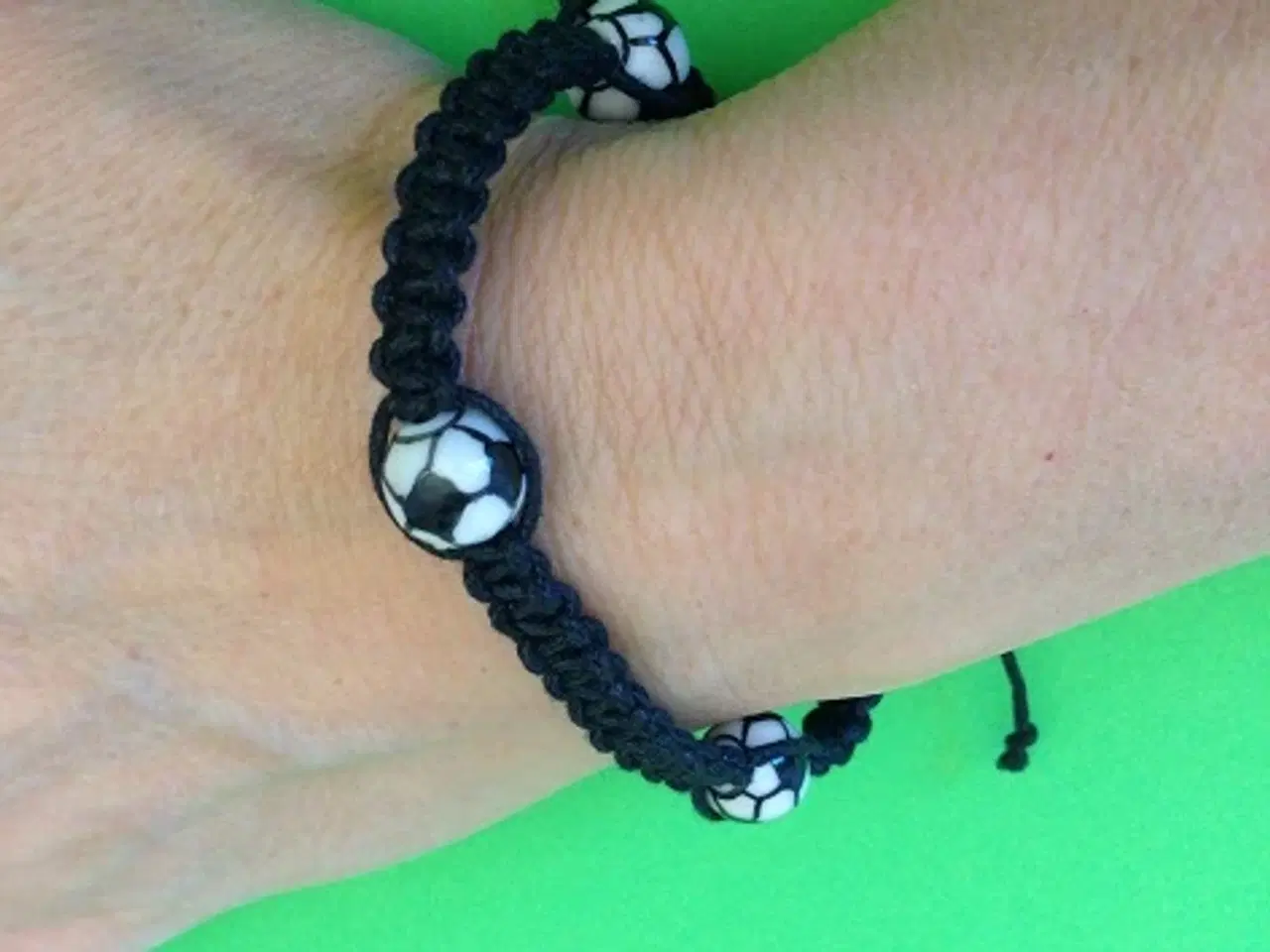 Billede 5 - Armbånd til fodboldfan - Perler og knyt