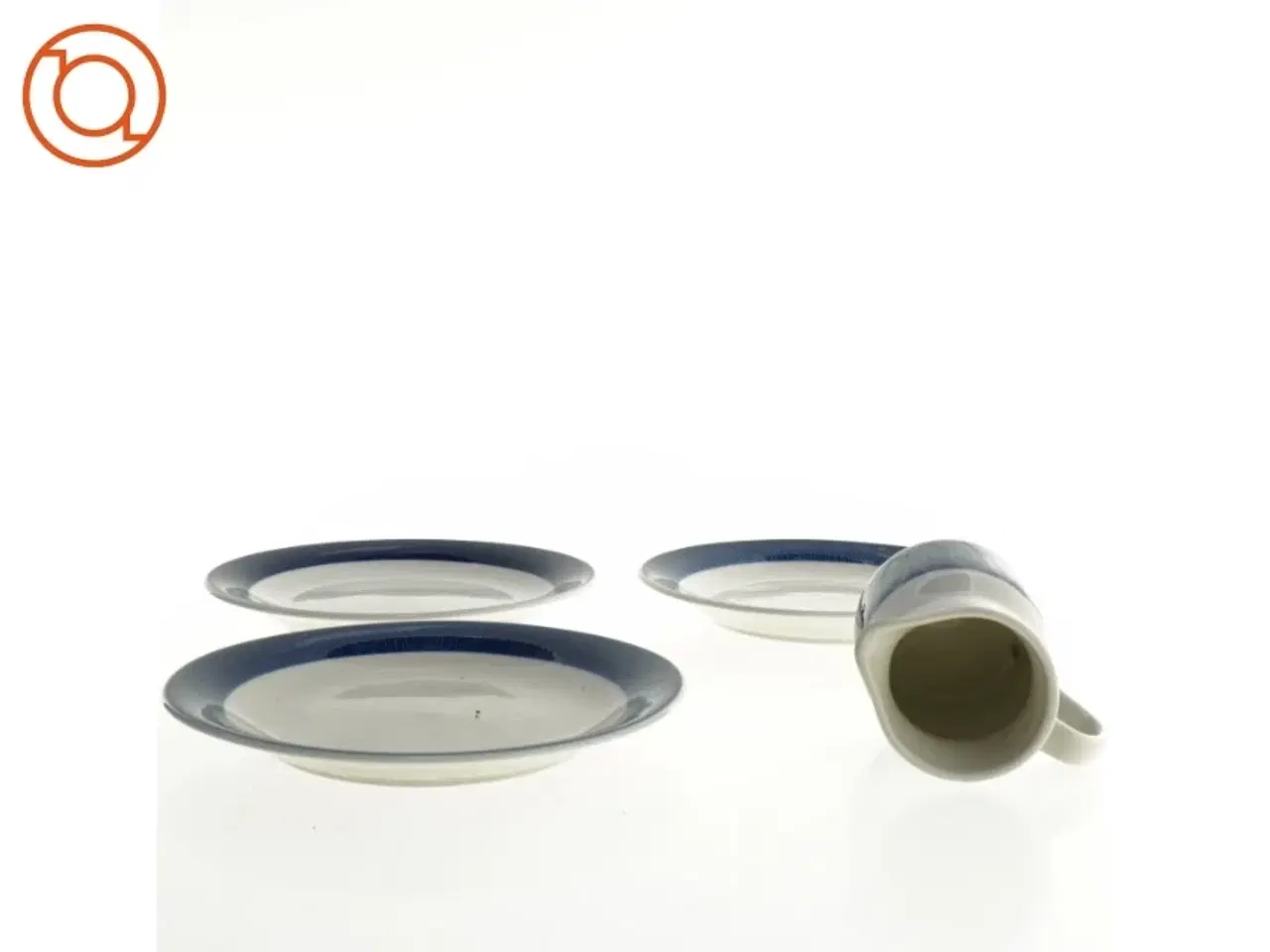 Billede 3 - Tallerkener og mælkekande fra Koka (str. 17 cm 7 x 6 cm)
