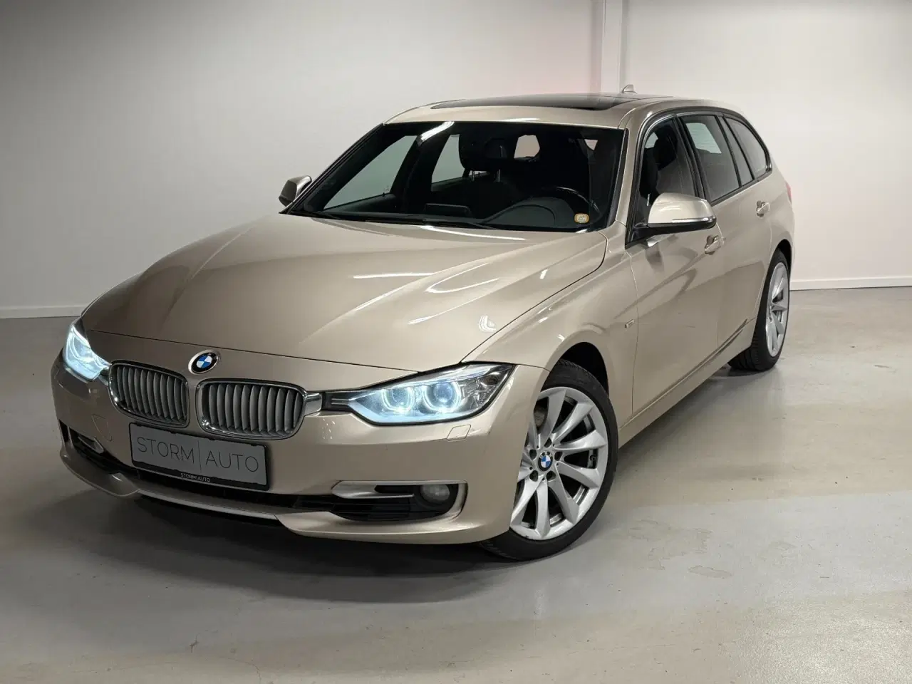 Billede 1 - BMW 330d 3,0 Touring aut.