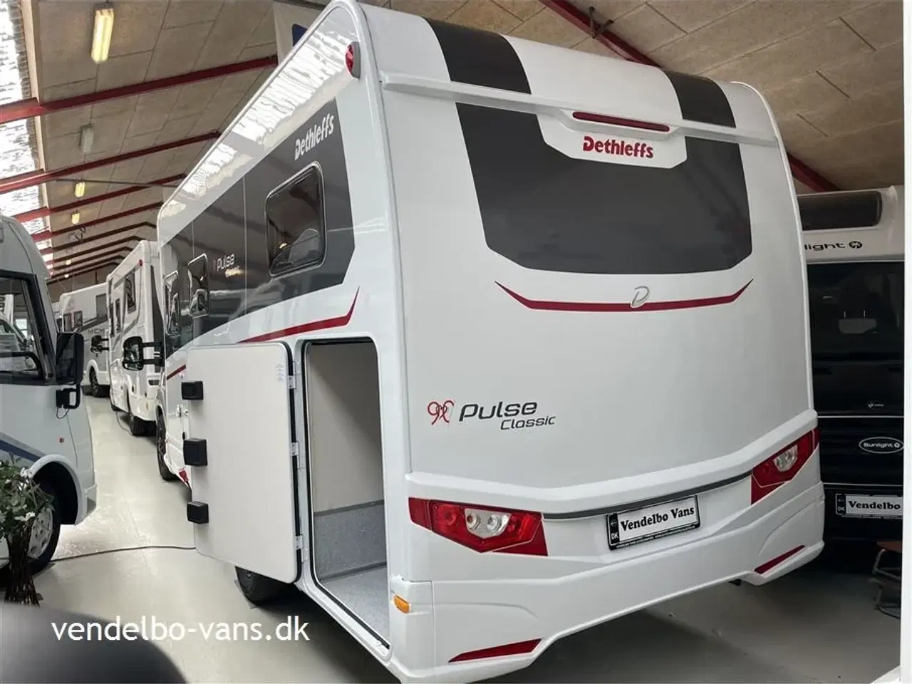Billede 3 - 2023 - Dethleffs Pulse Classic T 7051 EB   Luksuriøs camper med enkeltsenge og stor garage