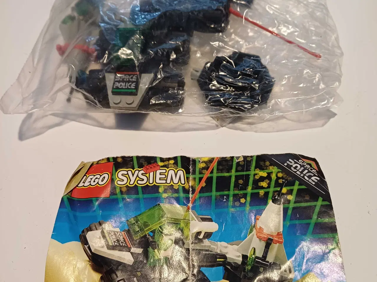 Billede 1 - Lego space police 6852