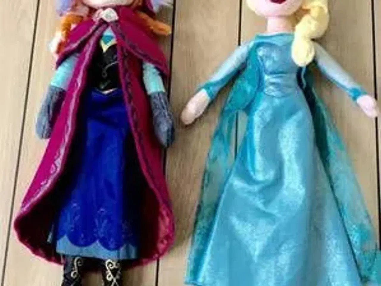 Billede 3 - Frost dukke med Elsa og Anna plysdukker 