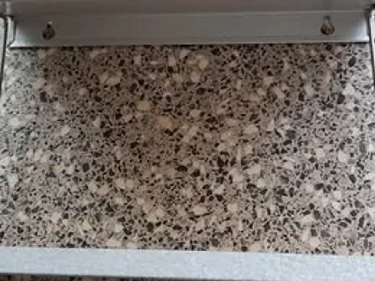 Billede 2 - Galvaniseret fuglefoderhus