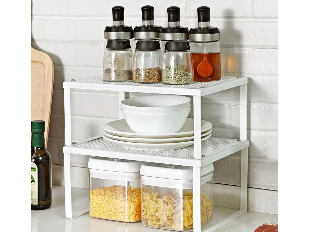 Billede 2 - Skabshylder til køkken, 4 stk. stabelbare – udvidbart sæt, hvid/sølv (UKCS01WT)