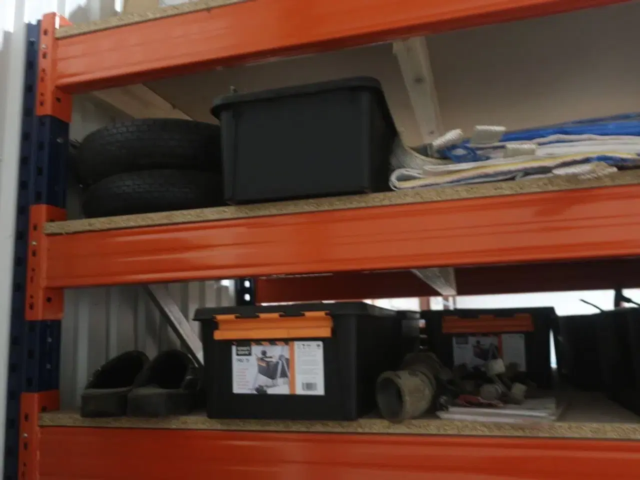 Billede 26 - Lagerreol med div. Værktøj og varelager