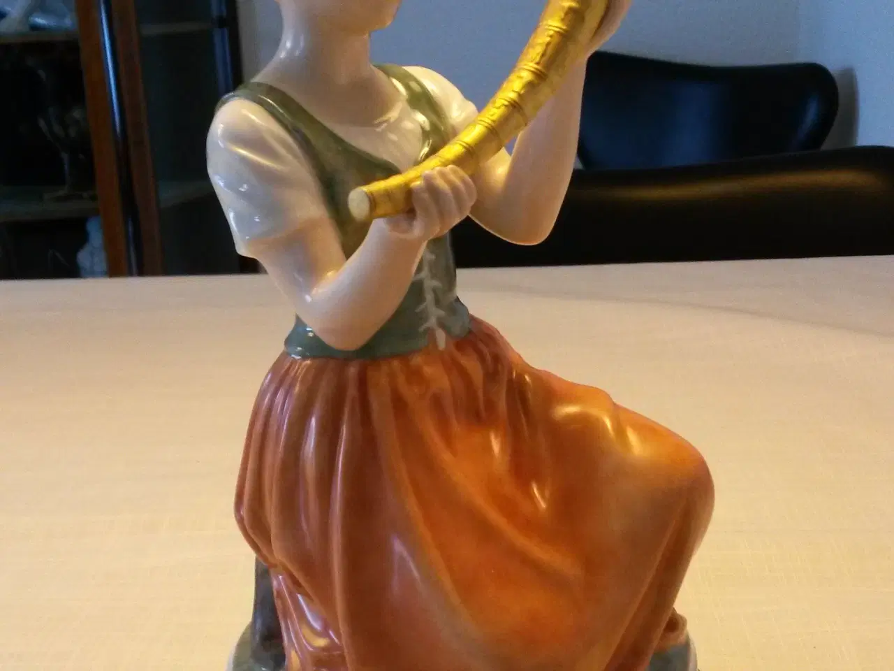 Billede 2 - royal copenhage pigen med guldhornet