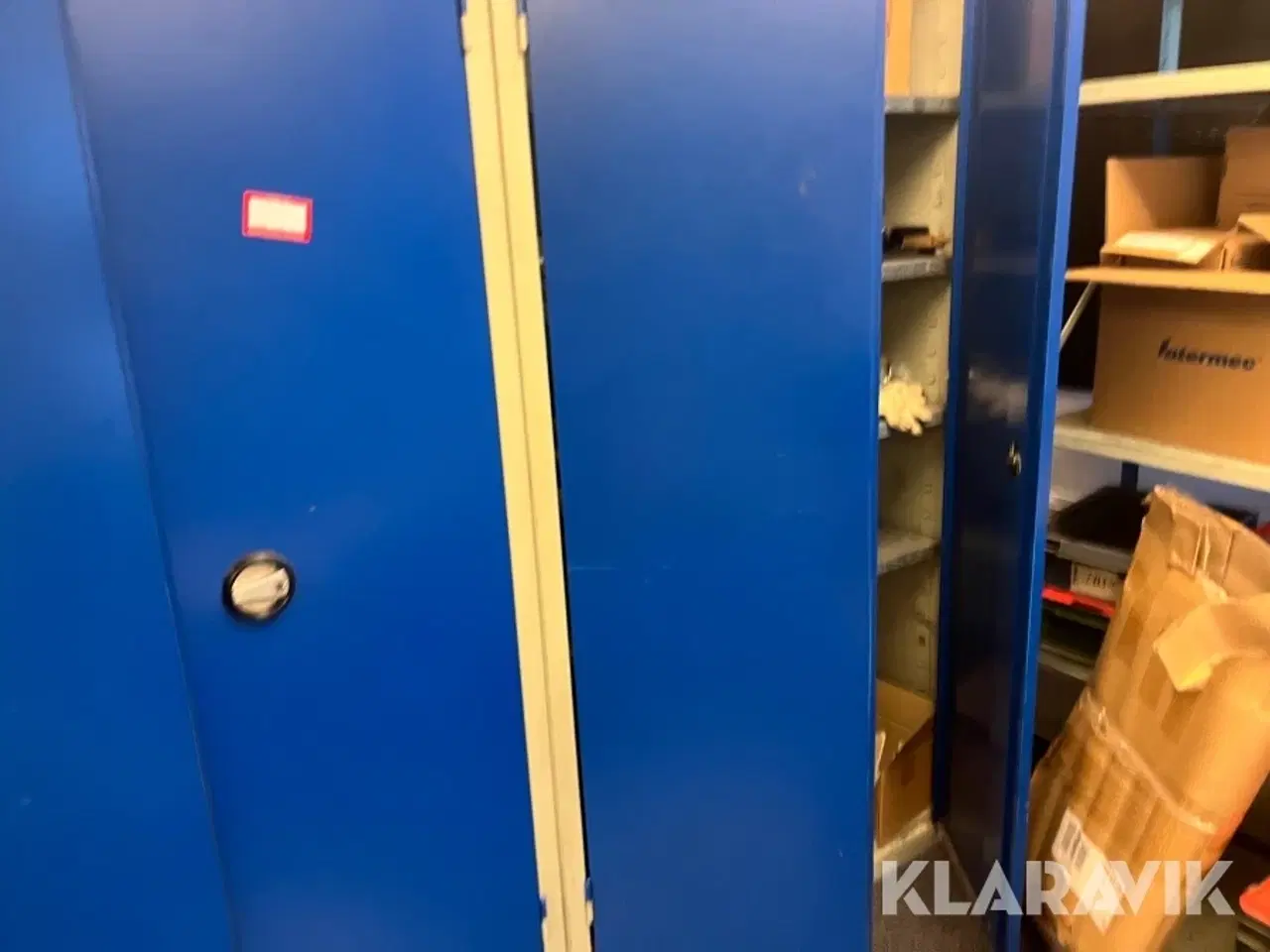 Billede 3 - Værkstedsskabe 2 styk