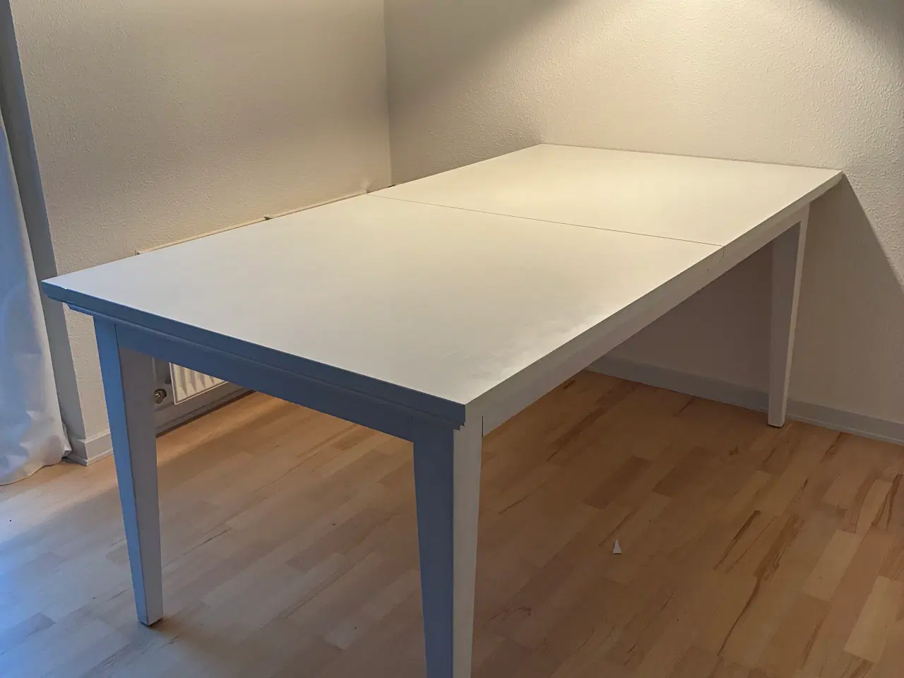 Billede 2 - Spisebord i hvid