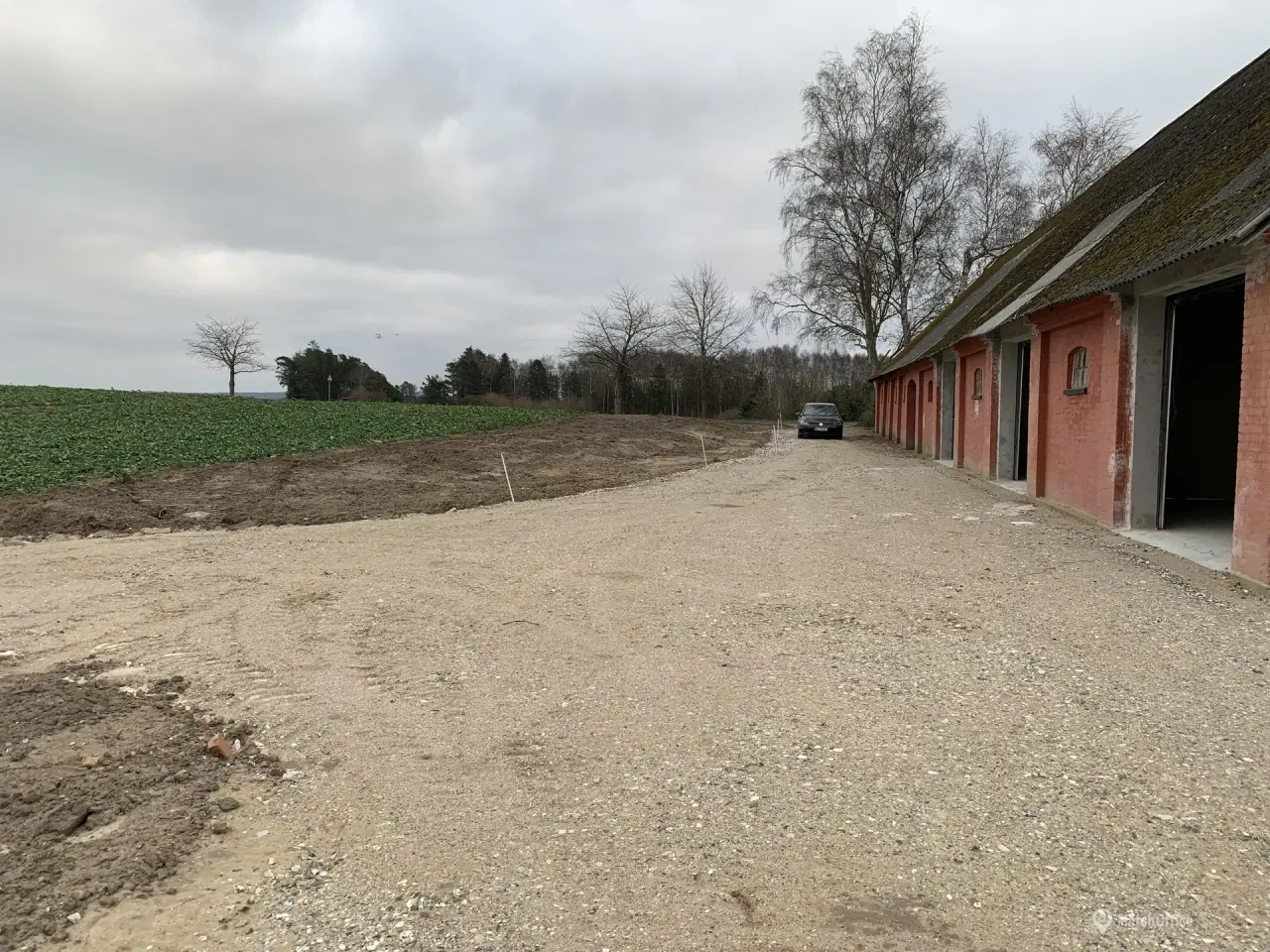 Billede 6 - Fine søjlefri lokaler i muret bygning