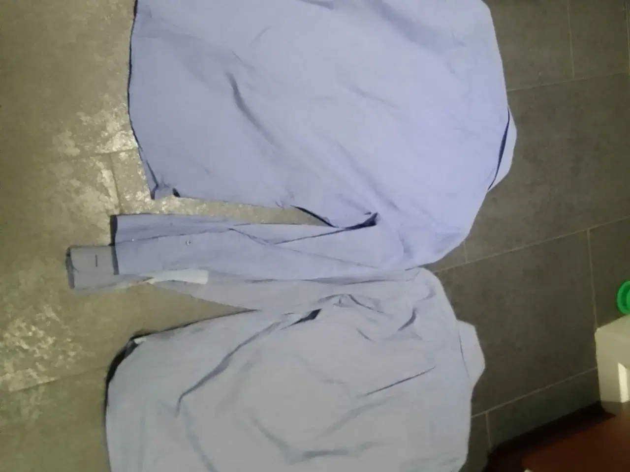 Billede 4 - 2 stk skjorter sælges samlet 