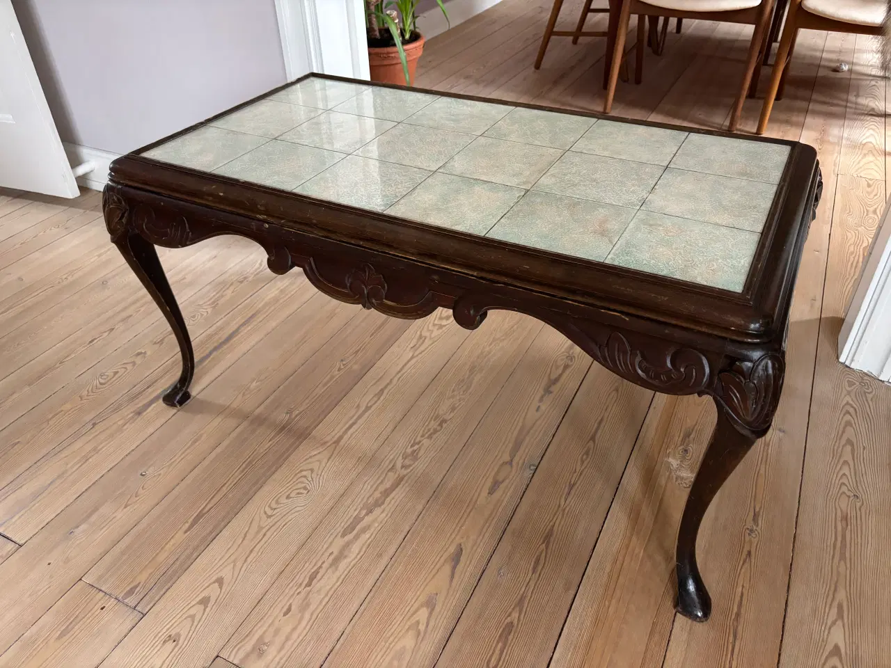 Billede 1 - Vintage kakelbord i mørk træ med lysegrønne kakler