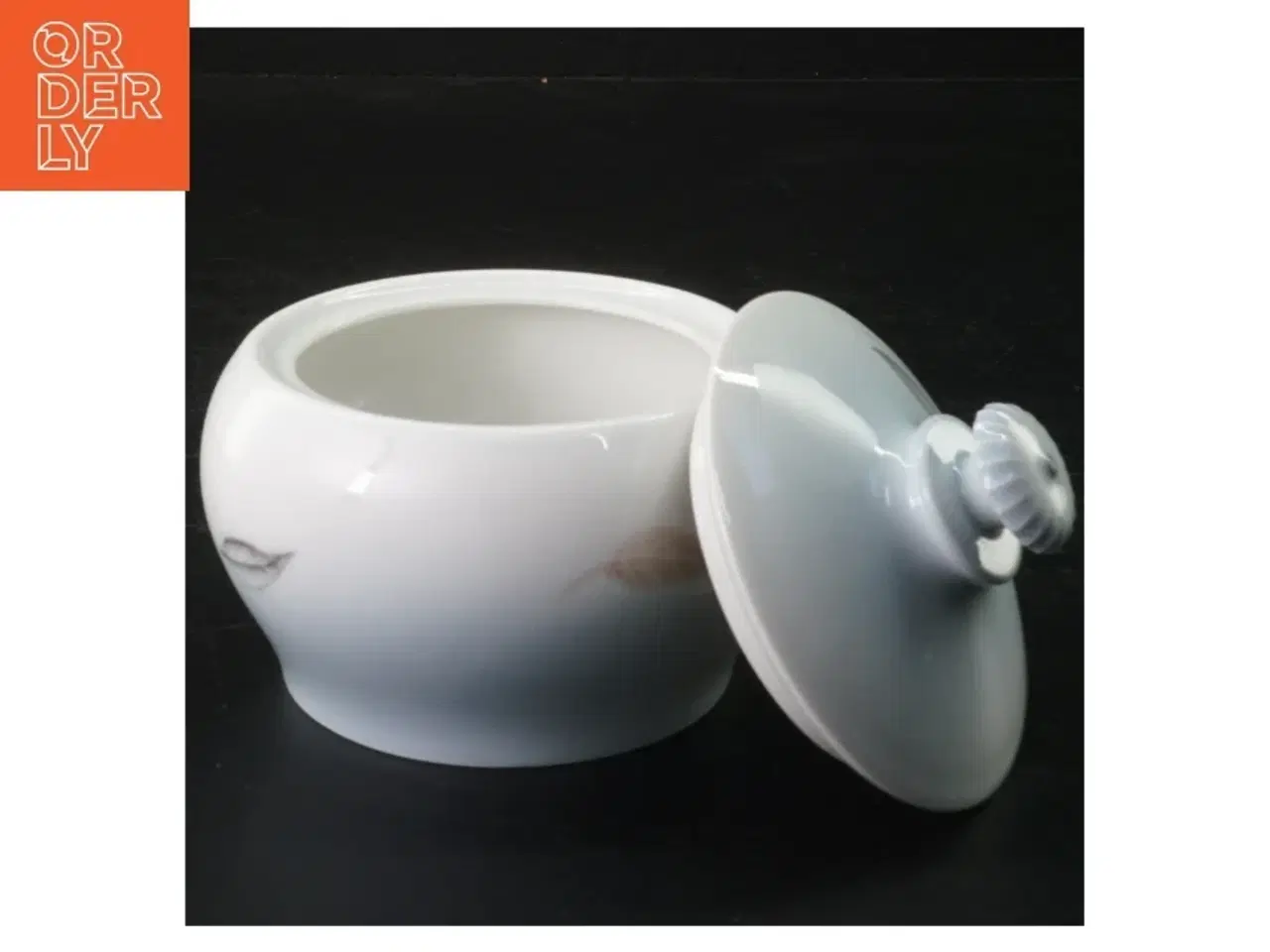 Billede 1 - Hvid porcelænssukkerskål med låg fra B&G (str. 11 cm i diameter)
