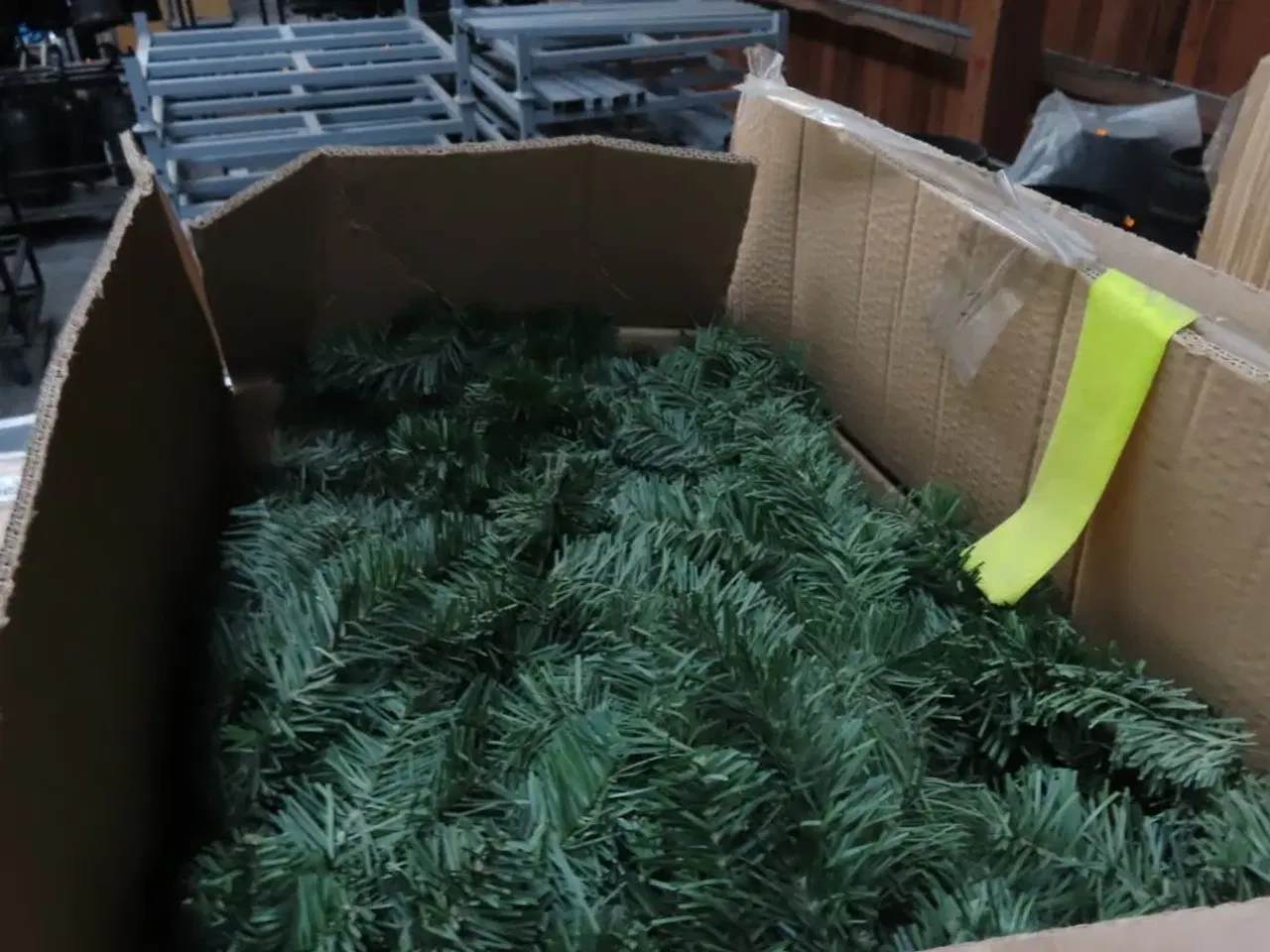 Billede 3 - 2 paller med julepynt