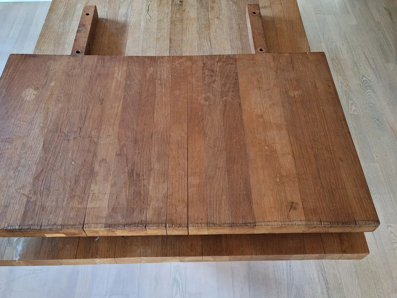 Billede 3 - Spisebord i massiv egetræ