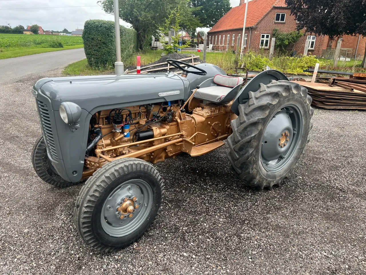 Billede 1 - Traktor fe 35 guldfugl 