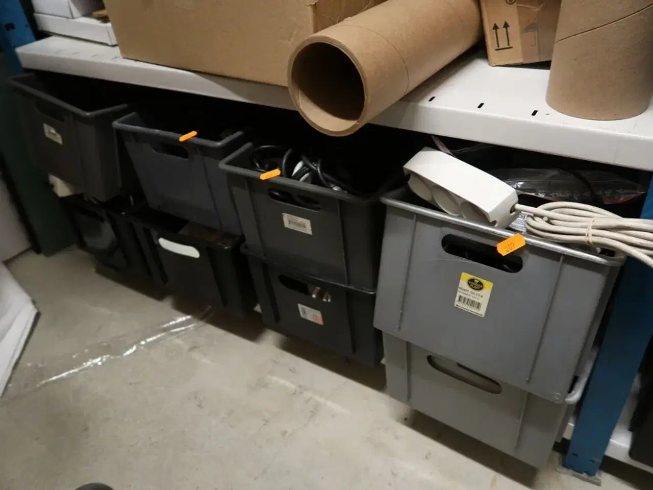 Billede 1 - Kasser med div. Elektronik