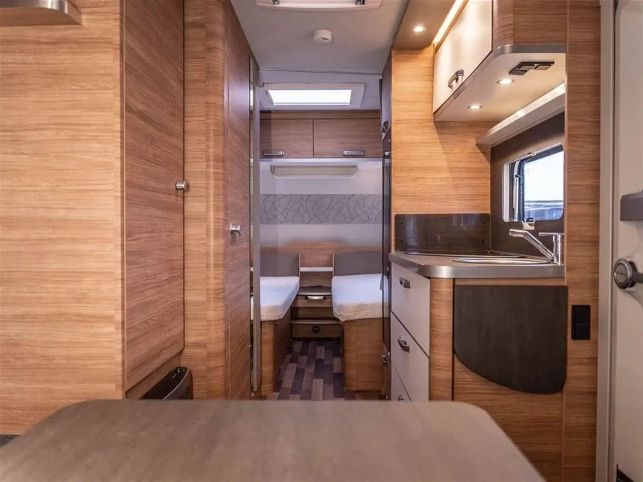 Billede 3 - 2020 - Weinsberg CaraOne 540 EUH   Genial indretning til 4 personer