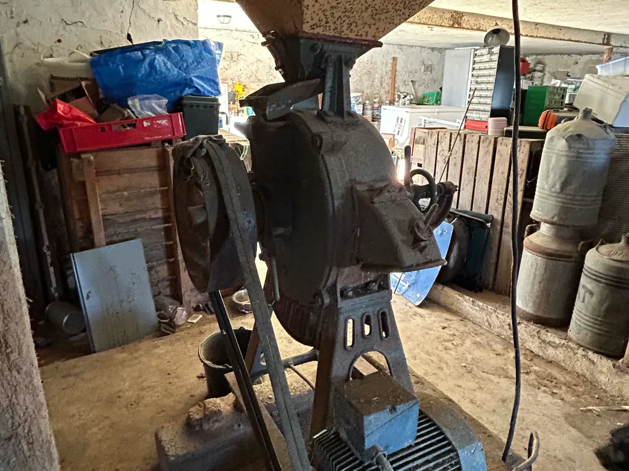 Billede 2 - Kornkværn med elmotor sælges