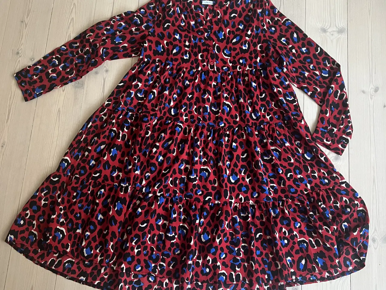 Billede 1 - Kjole i leopardprint