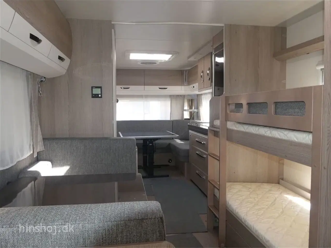 Billede 22 - 2023 - Hobby Prestige 720 UKFe   Hobby 720 UKFe med køjer og fransk dobbeltseng fra Hinshøj Caravan