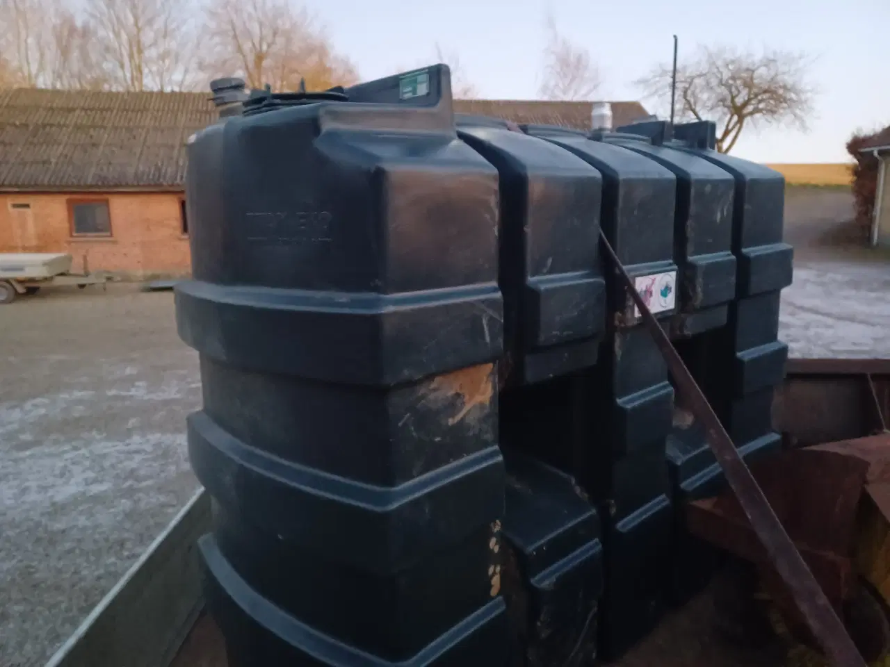 Billede 2 - Tank 1200 l brugt til spildolie