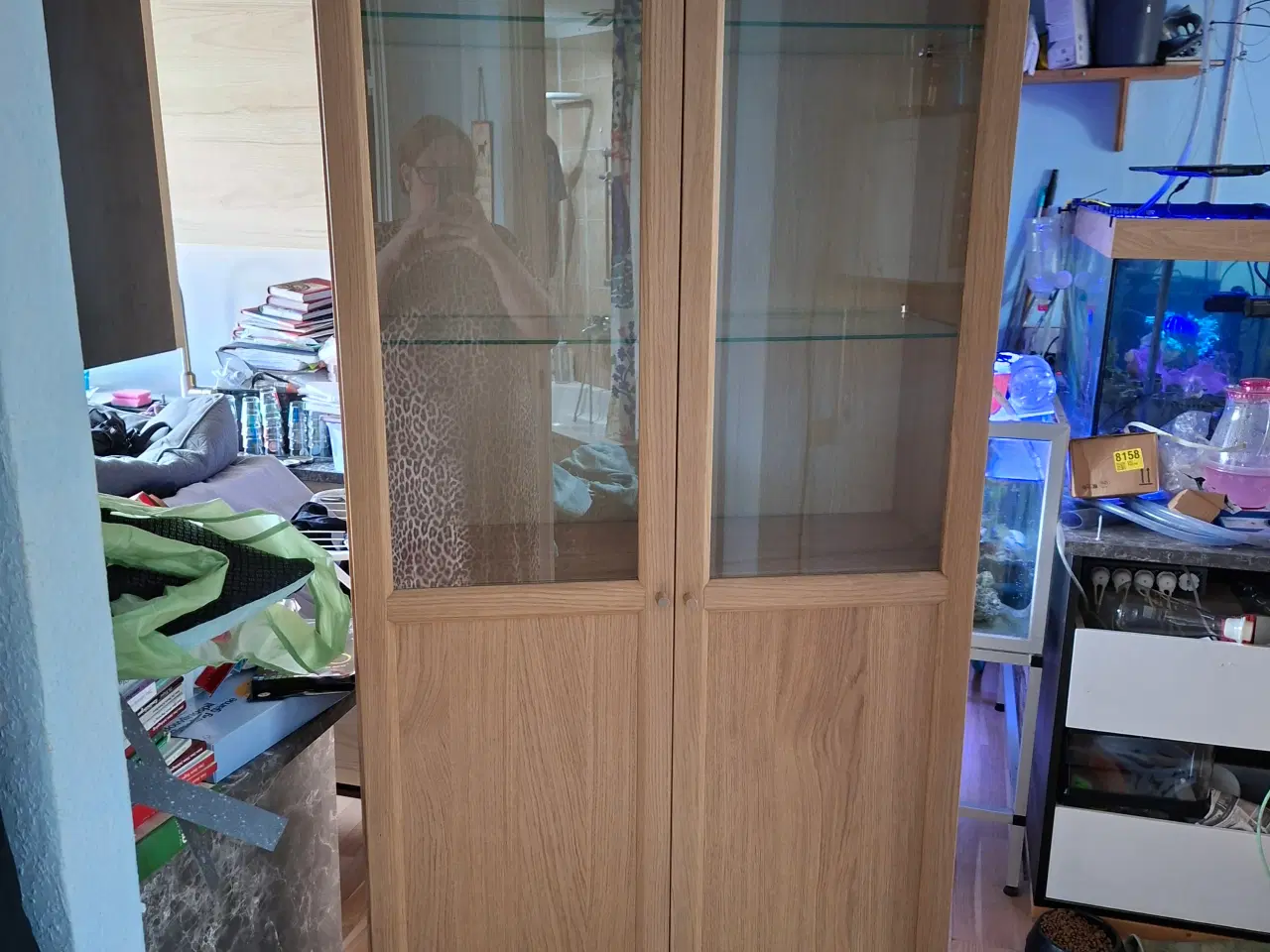 Billede 2 - Vitrineskab I egetræsmønstret