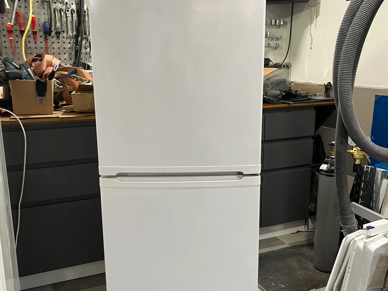 Billede 1 - Kølefryse skab . Smal model højskab  . 170 cm 