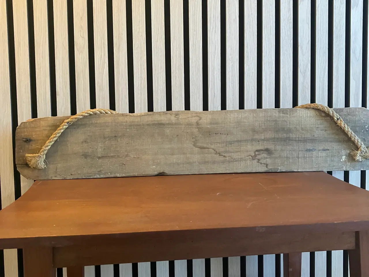 Billede 2 - Fedt træskilt med tekst med teksten restauration